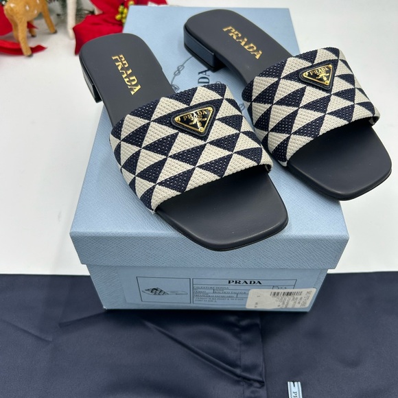 Women’s Prada triangle logo geometric slide sandals size 37.5 made in Italy - Picture 2 of 10